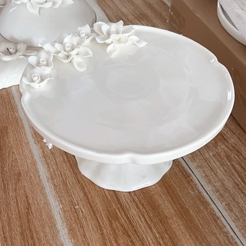 白瓷十寸平板盘带脚跟