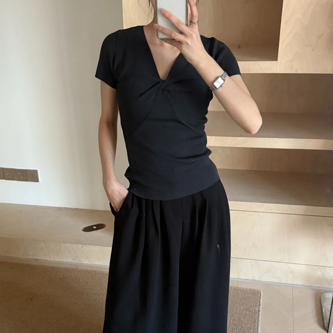 夏季新款气质显瘦时尚休闲百搭气质穿搭v领设计感