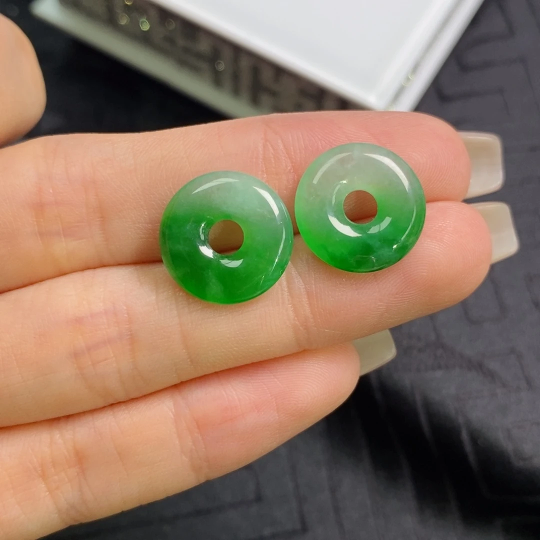 顺***未镶嵌翡翠耳饰甜甜圈