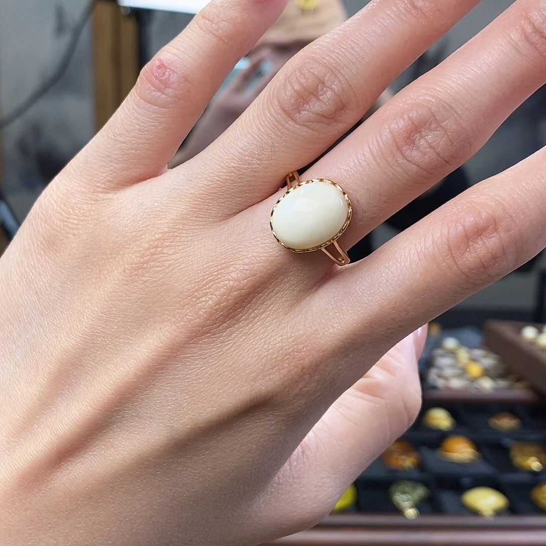 琥珀未镶嵌裸石成品