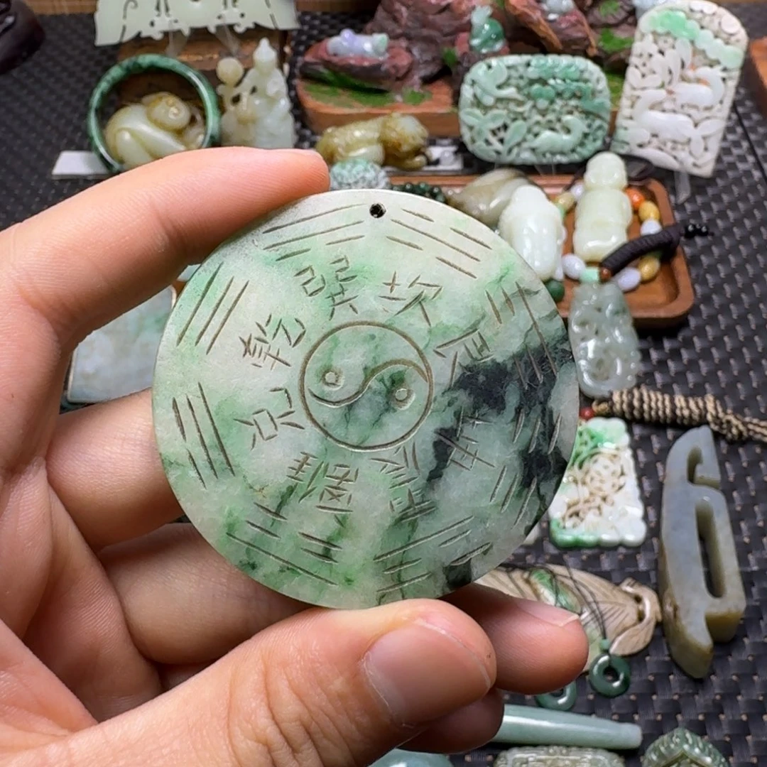 翡翠未镶嵌颈饰翡翠颈饰未镶嵌