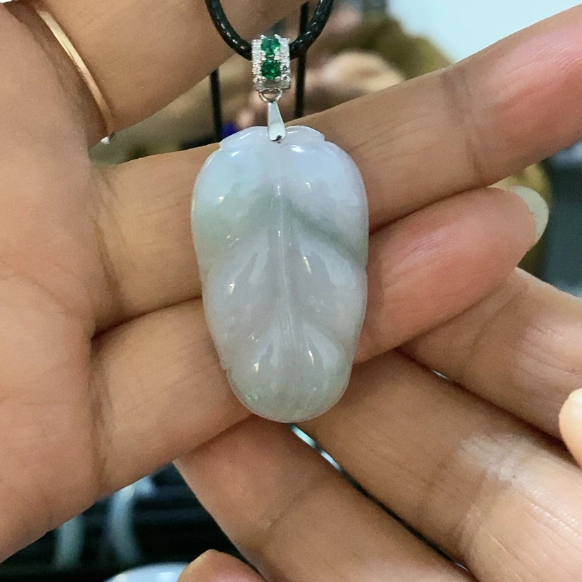 【闪购商品】颈饰银S925镶嵌翡翠