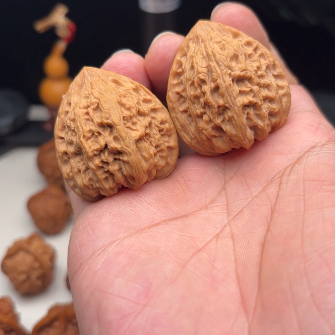 吊坠文玩核桃霸山虎