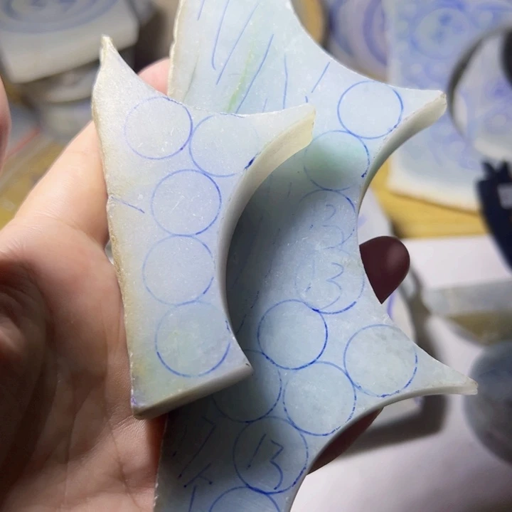 翡翠未镶嵌颈饰无*