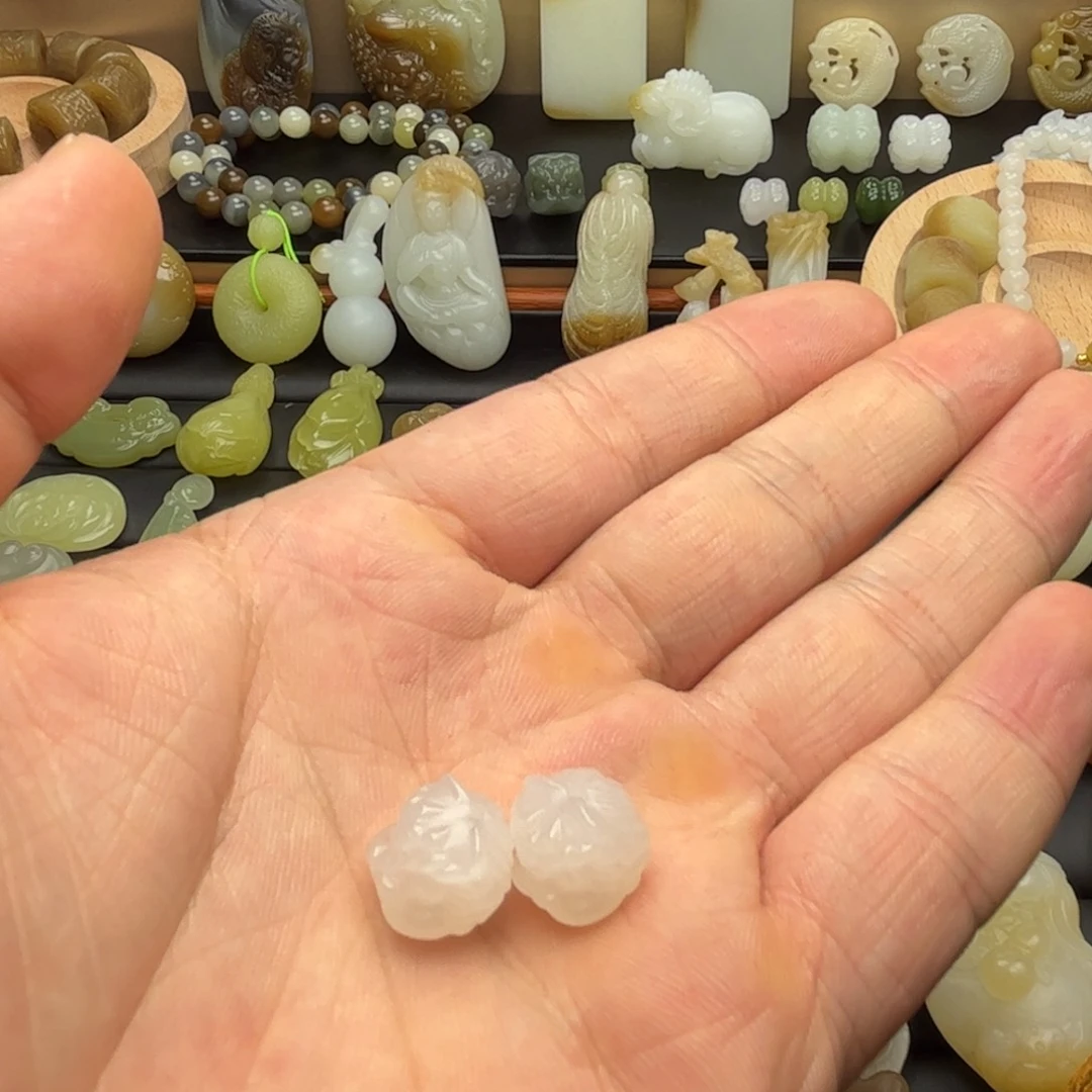 和田玉颈饰未镶嵌小*?