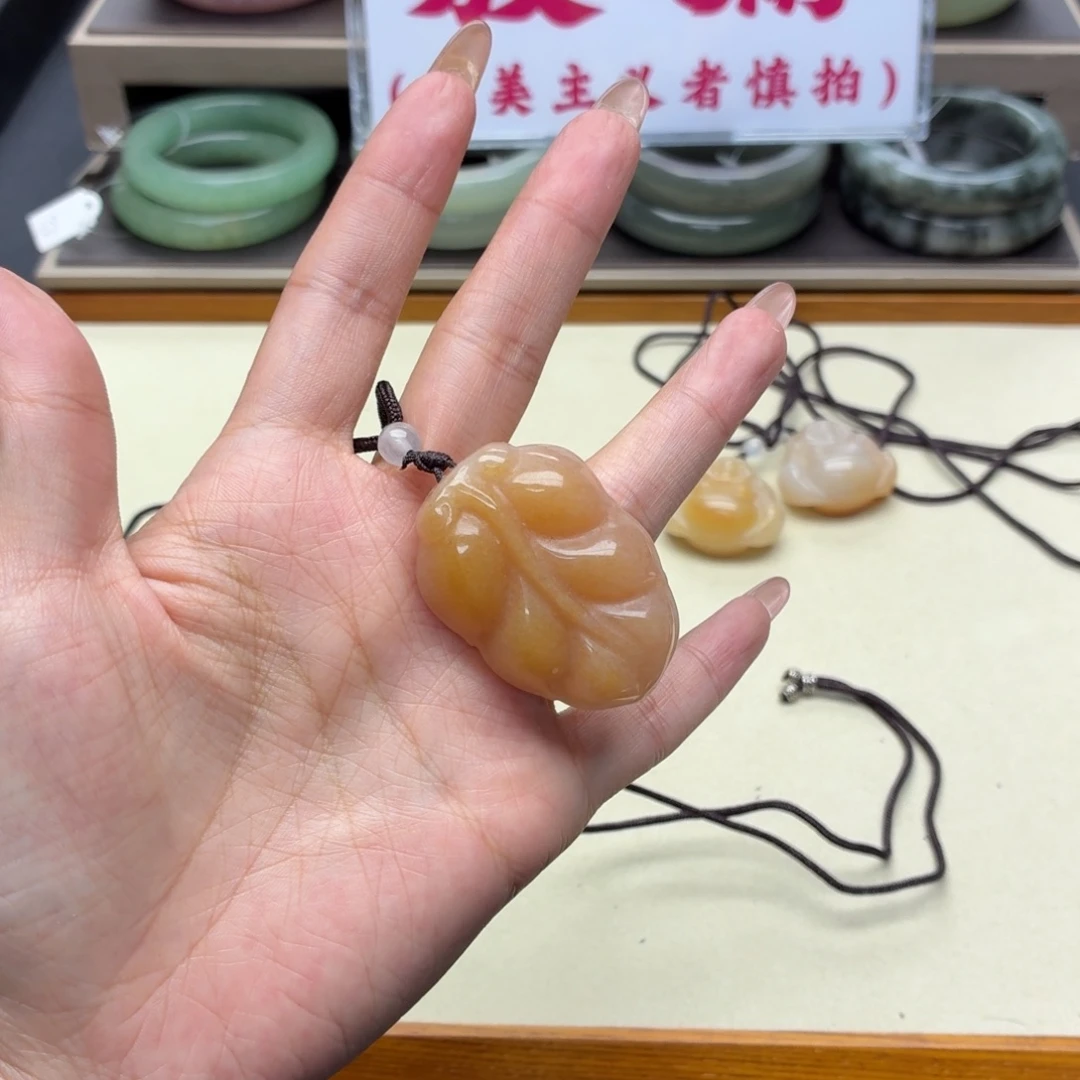 未镶嵌手镯石英质玉