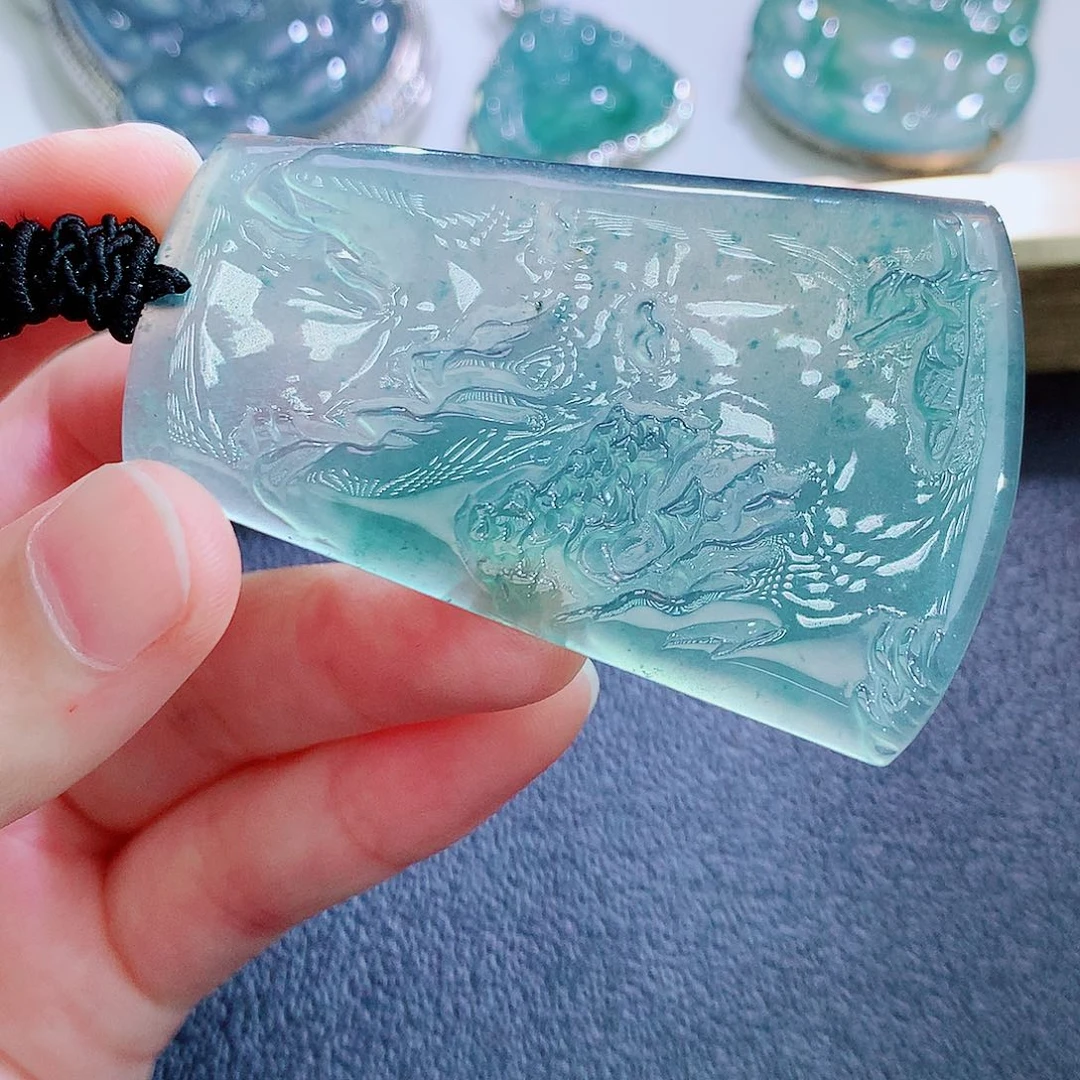 翡翠未镶嵌颈饰翡翠