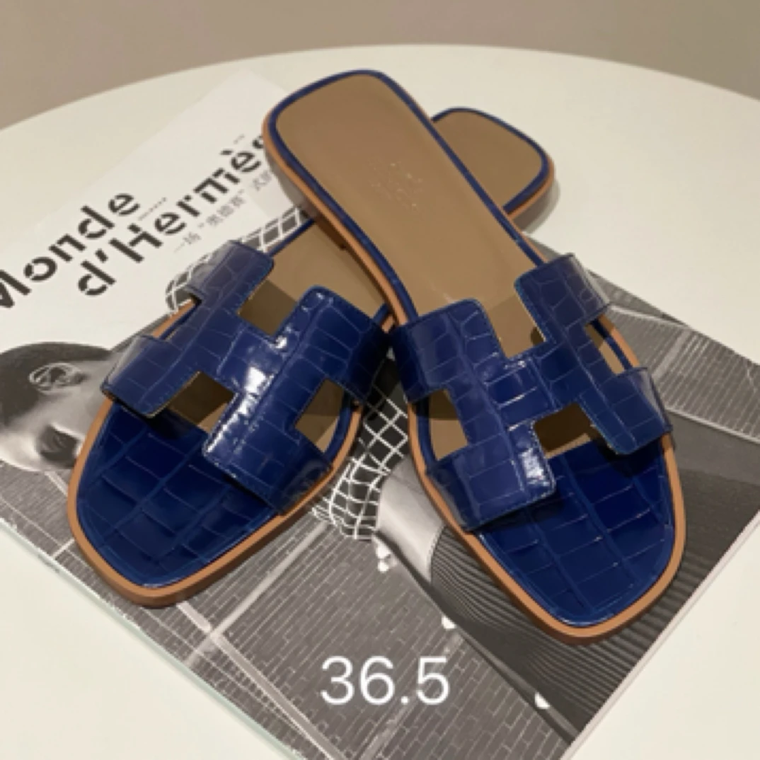 全新未使用 Hermes/爱马仕 宝石蓝鳄鱼皮H拖鞋36.5码