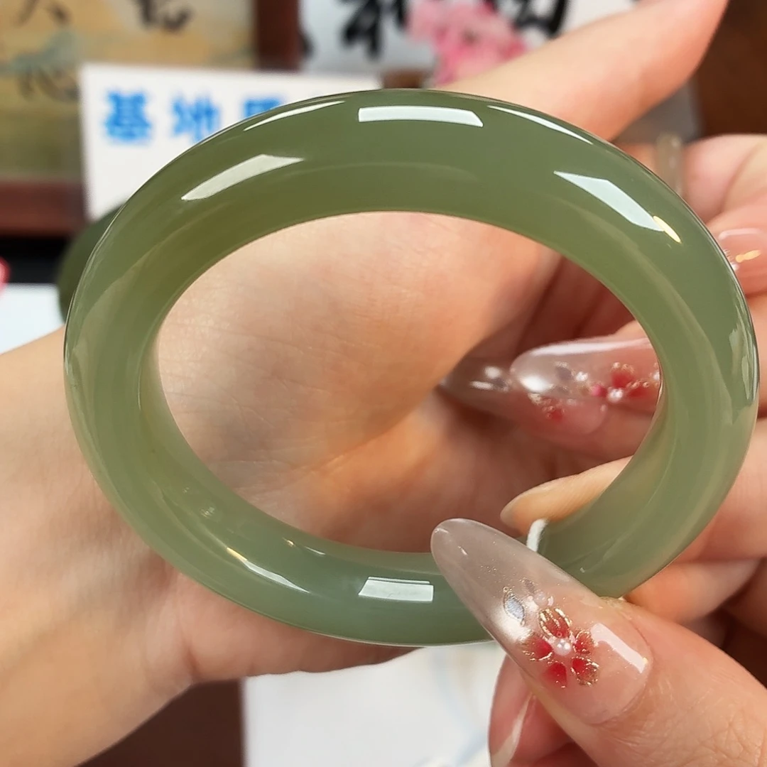 和田玉（糖玉）未镶嵌手镯