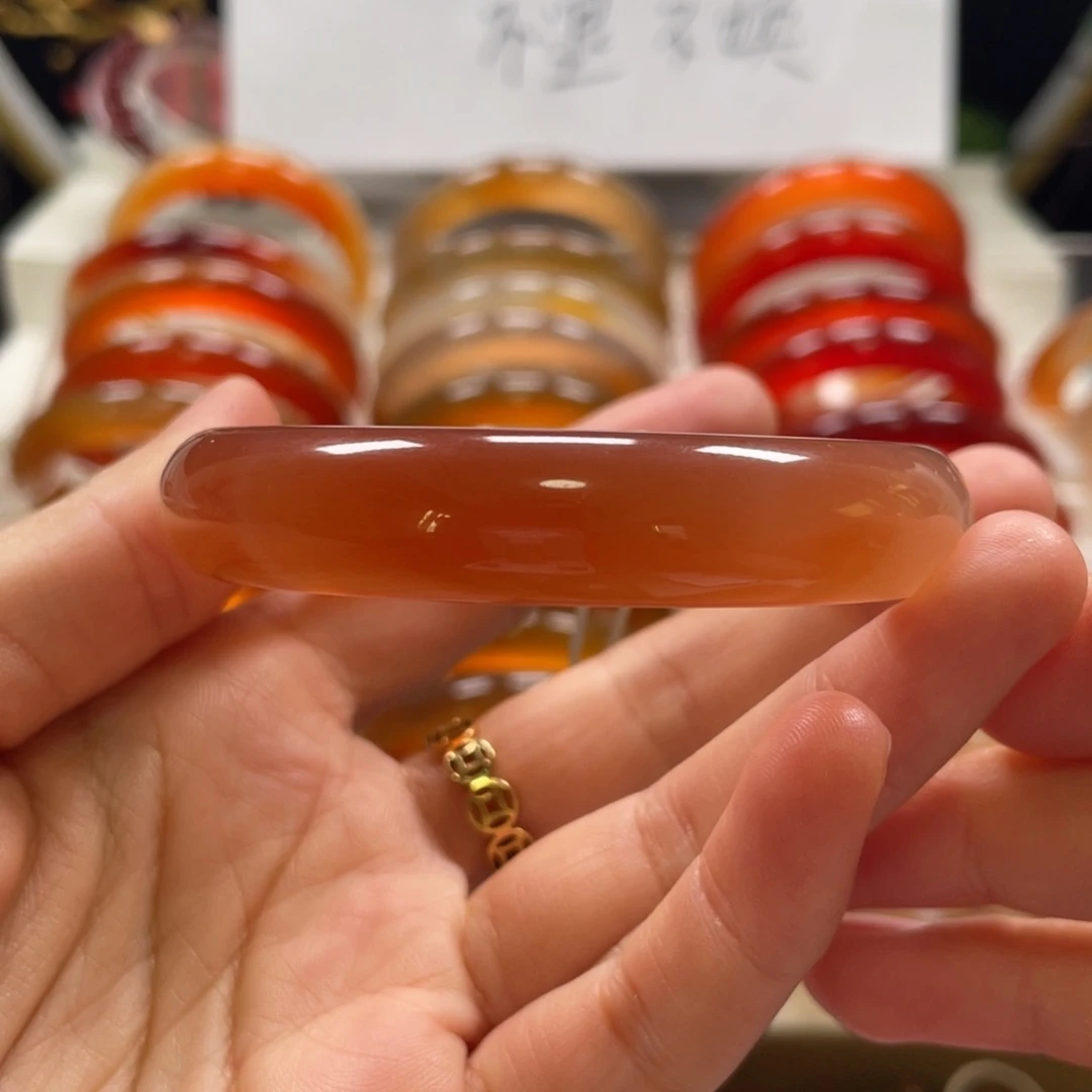 玛瑙/玉髓手镯未镶嵌