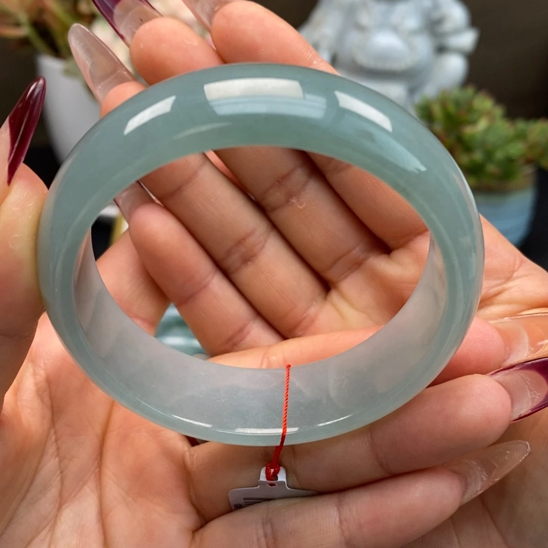 翡翠手镯未镶嵌天然