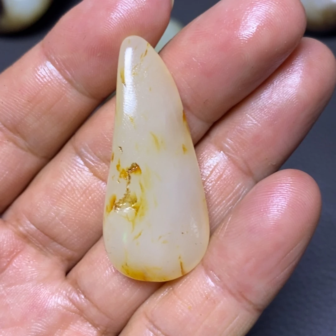 未镶嵌和田玉（糖玉）挂件