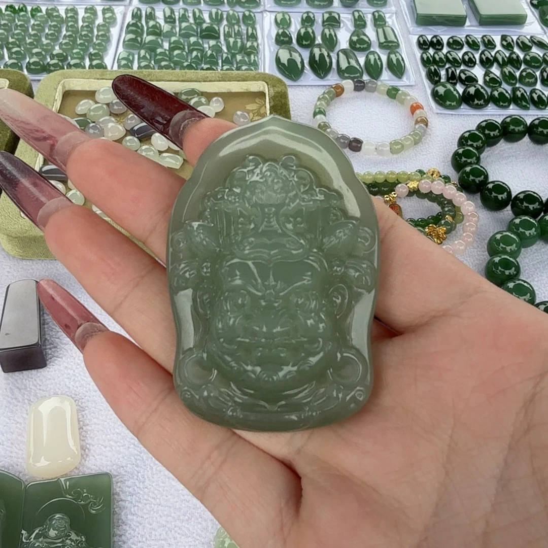 和田玉未镶嵌颈饰买断不退不换