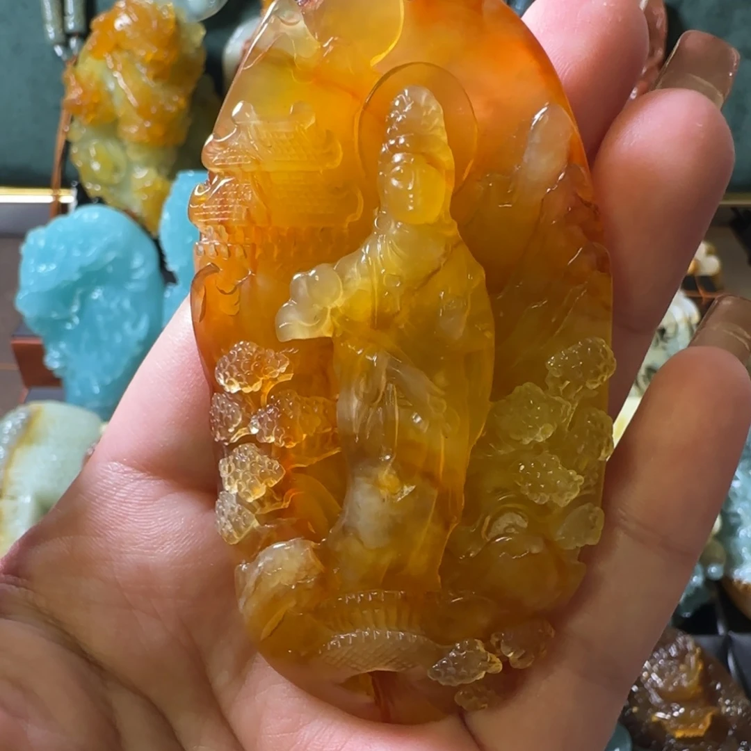 岫玉未镶嵌颈饰观音