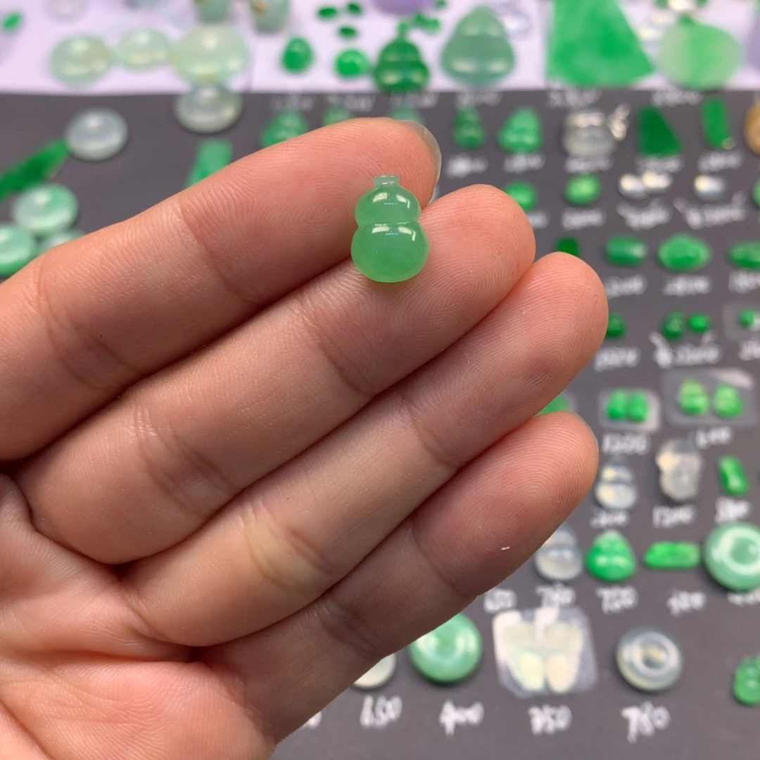 翡翠未镶嵌颈饰裸石葫芦