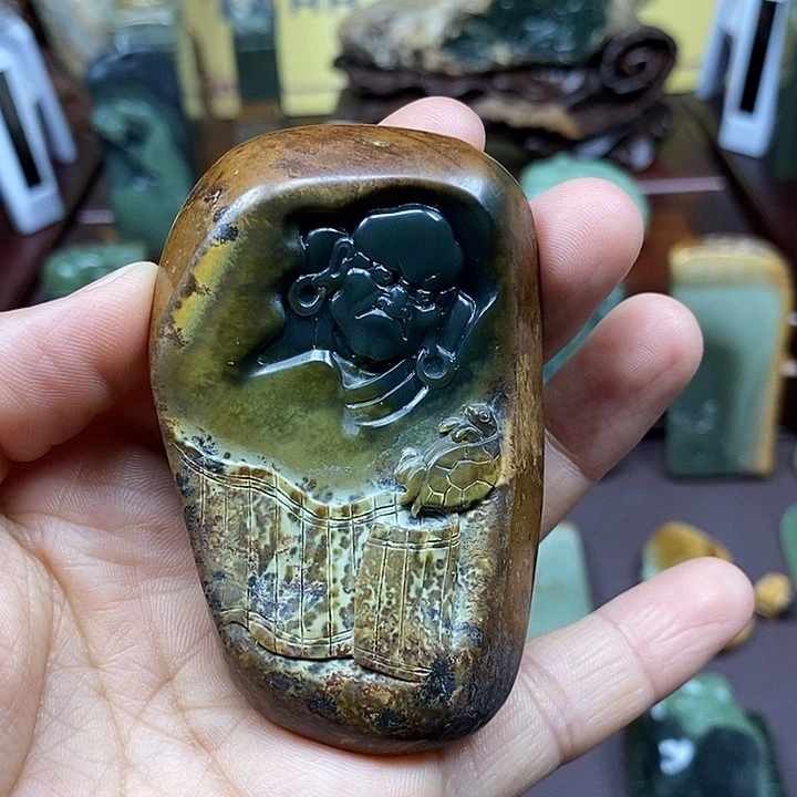 王***明岫岩河磨玉（透闪石质玉）未镶嵌把件