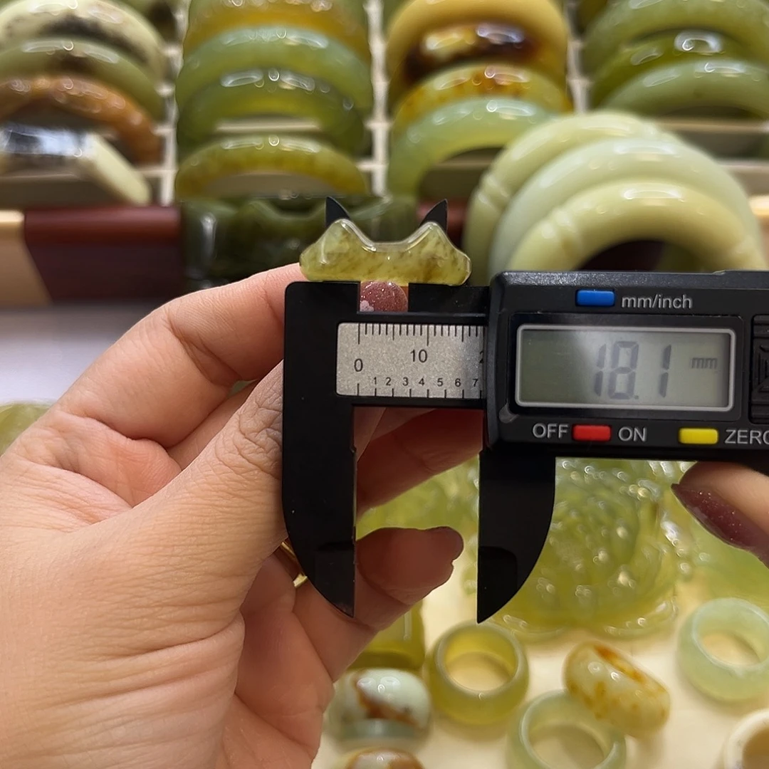 蛇纹石玉未镶嵌手镯4号