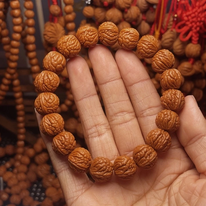 木质类龙纹桃枭挂件