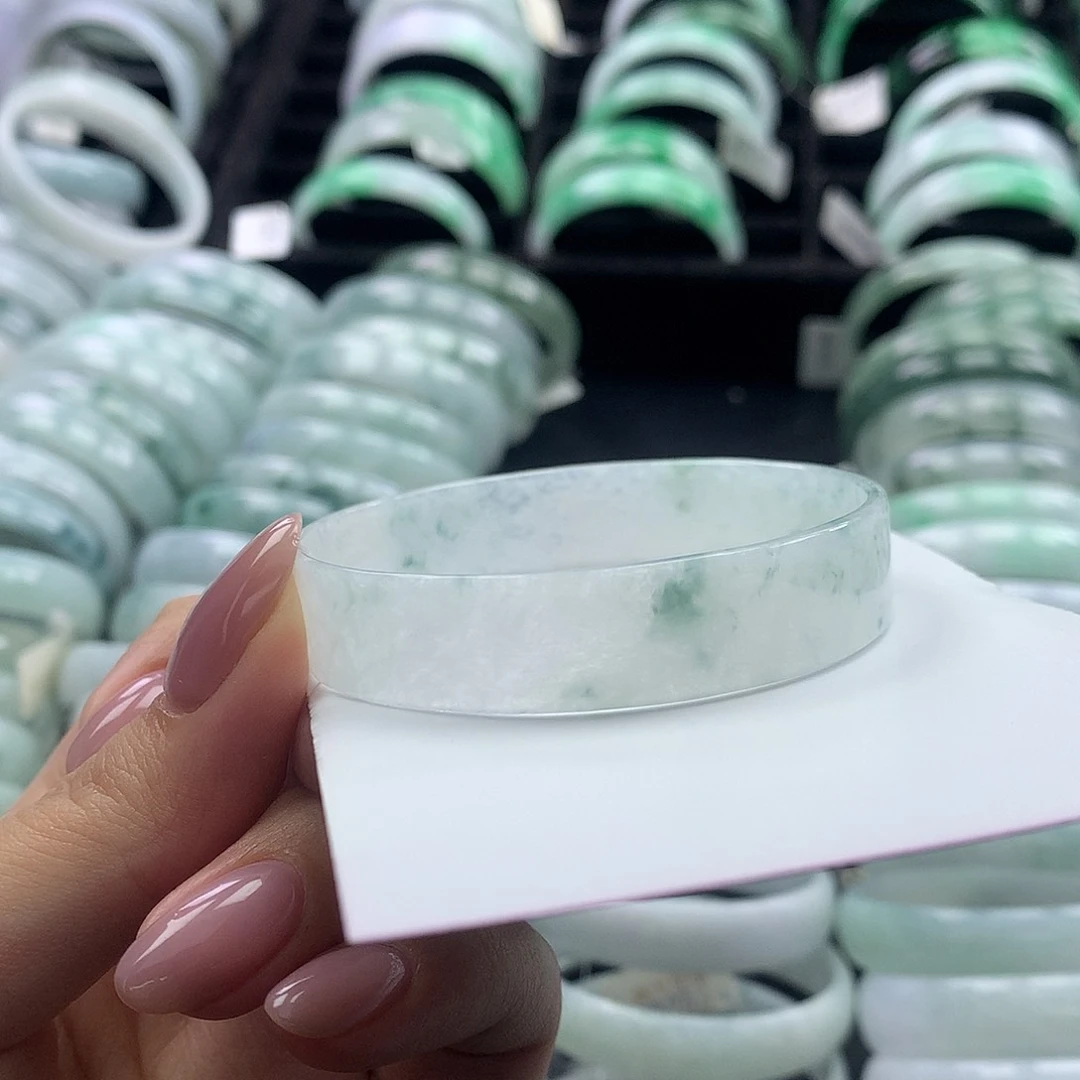 未镶嵌手镯翡翠公主