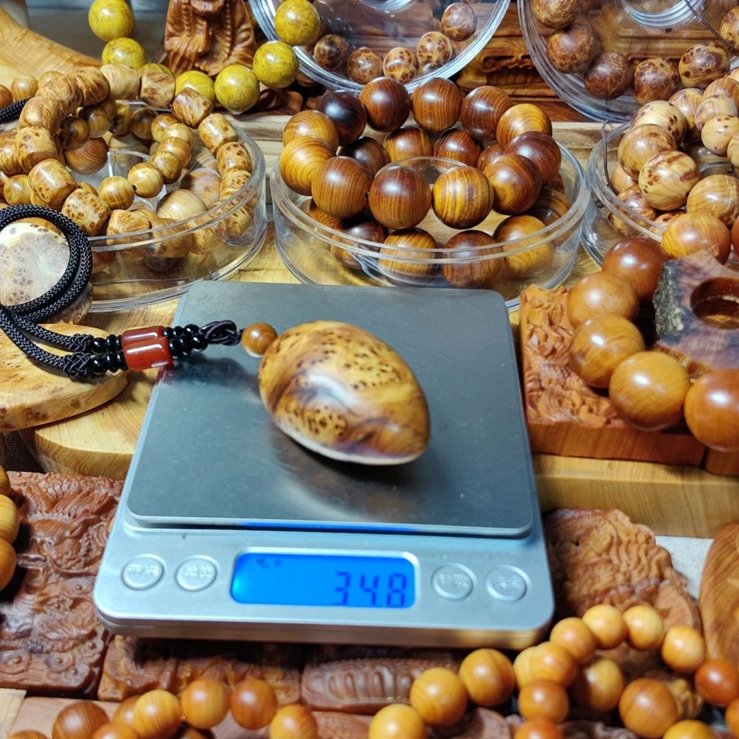 柠**想太行崖柏手工艺品