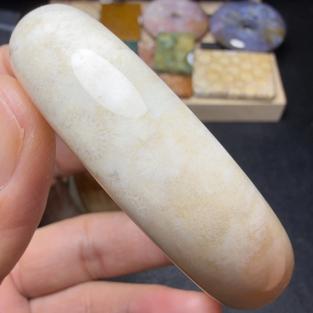 硅化玉未镶嵌纯天然色有机玉石保真色56.5圈口
