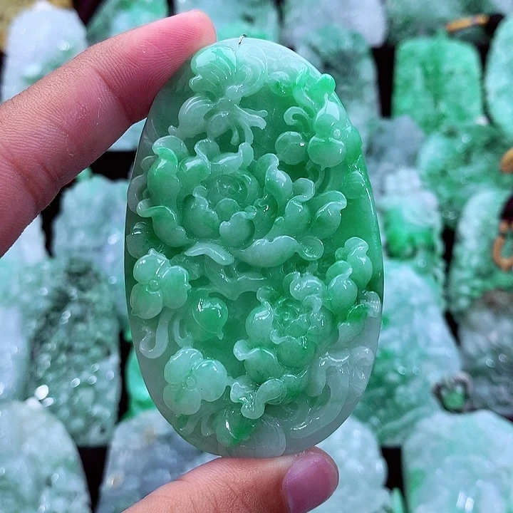 天然A货翡翠花牌
