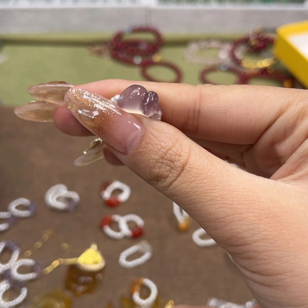 玛瑙/玉髓颈饰未镶嵌猴***瓜