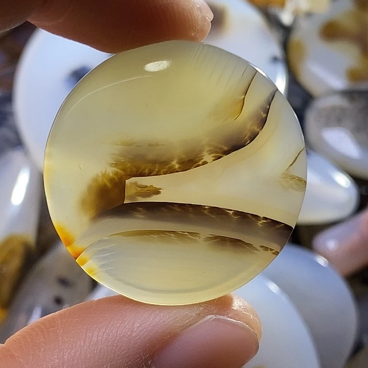 未镶嵌颈饰玛瑙/玉髓啊*