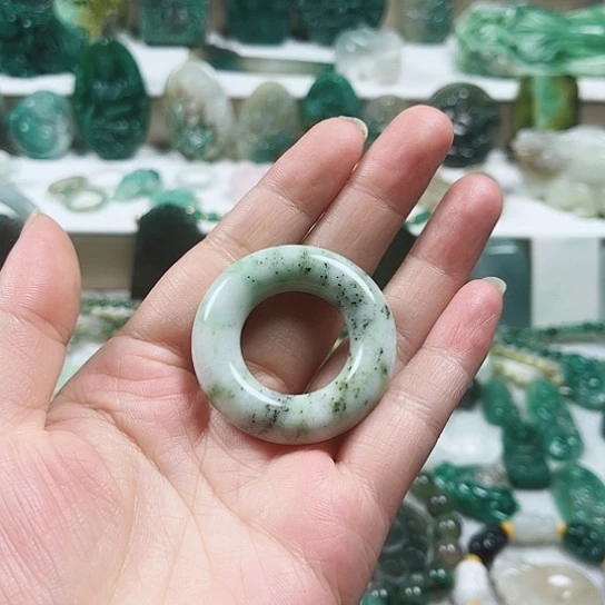 独山玉未镶嵌吊坠