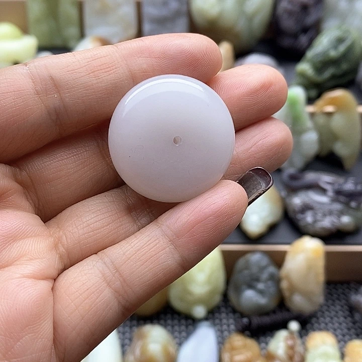 颈饰未镶嵌和田玉（糖玉）