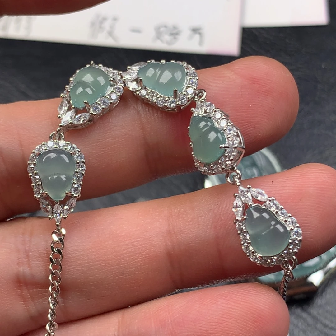 翡翠未镶嵌颈饰葫芦手链