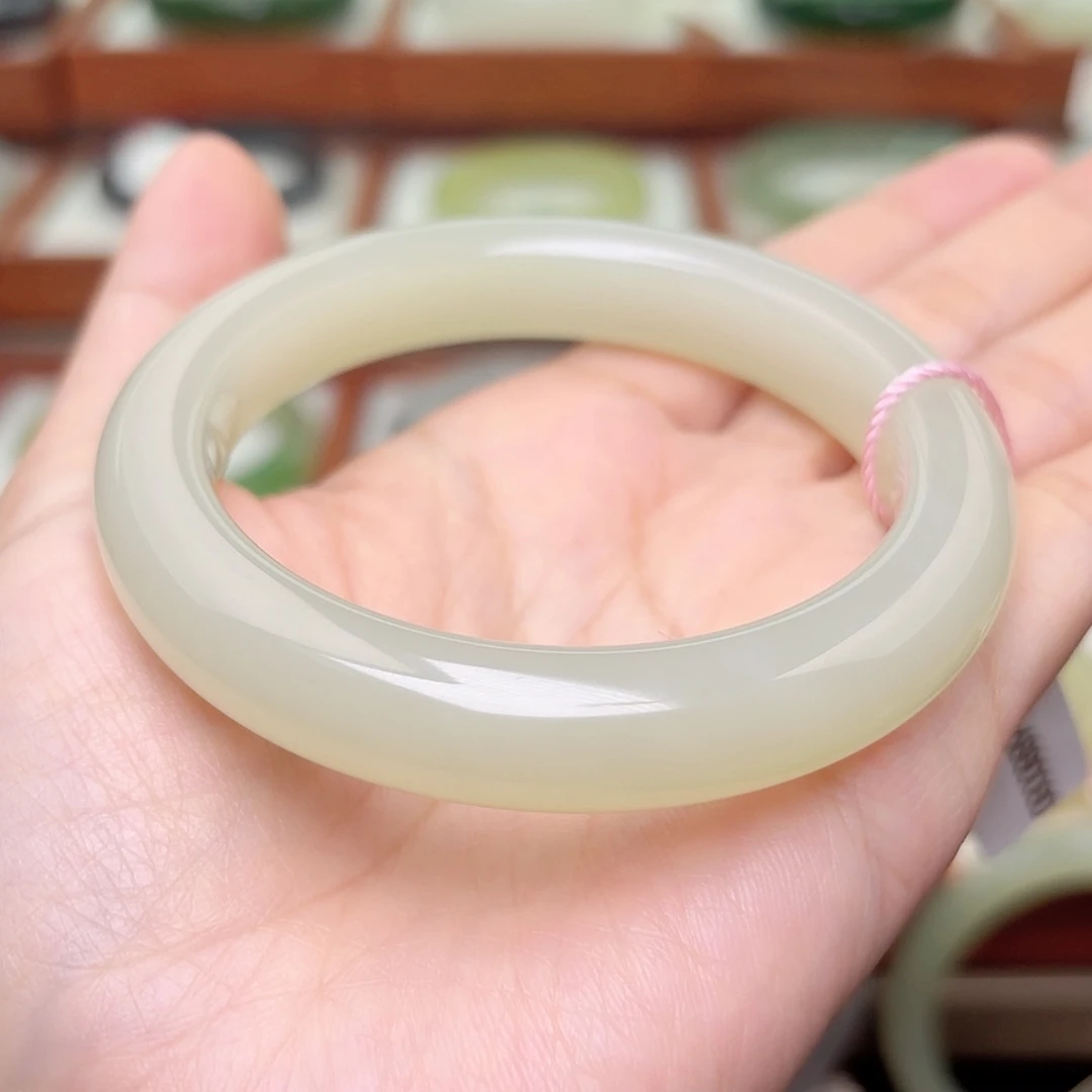 【闪购商品】未镶嵌手镯和田玉
