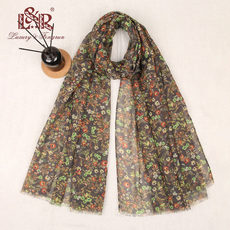 欧美风春秋薄款小碎花巴厘纱柔软棕绿黄色印花百搭围巾披肩
