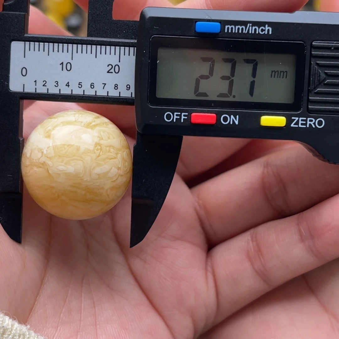 J***天琥珀未镶嵌裸石蜜蜡圆珠笑