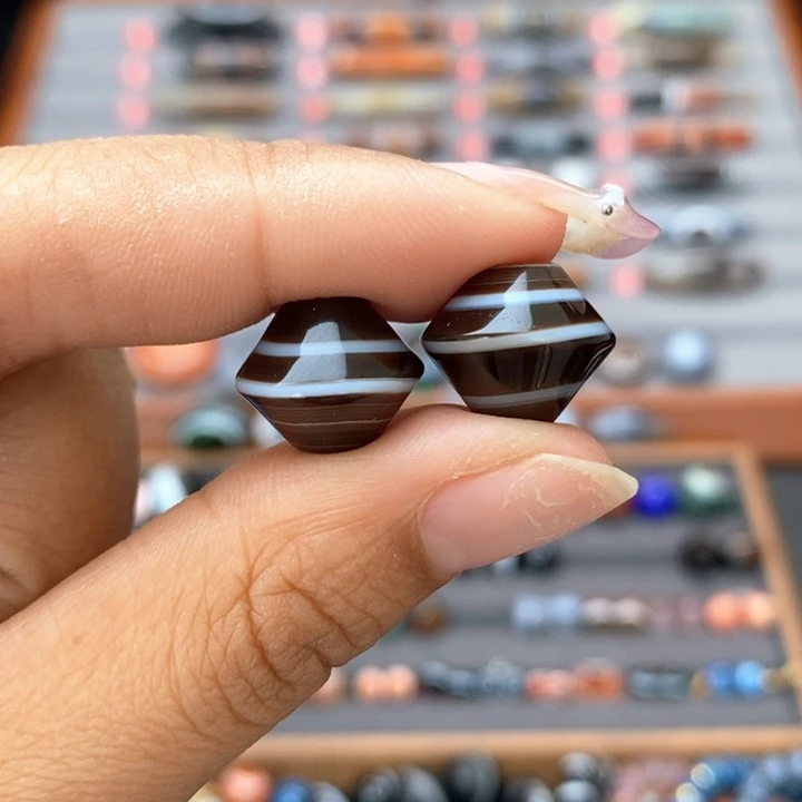 玛瑙/玉髓颈饰未镶嵌泡**夏