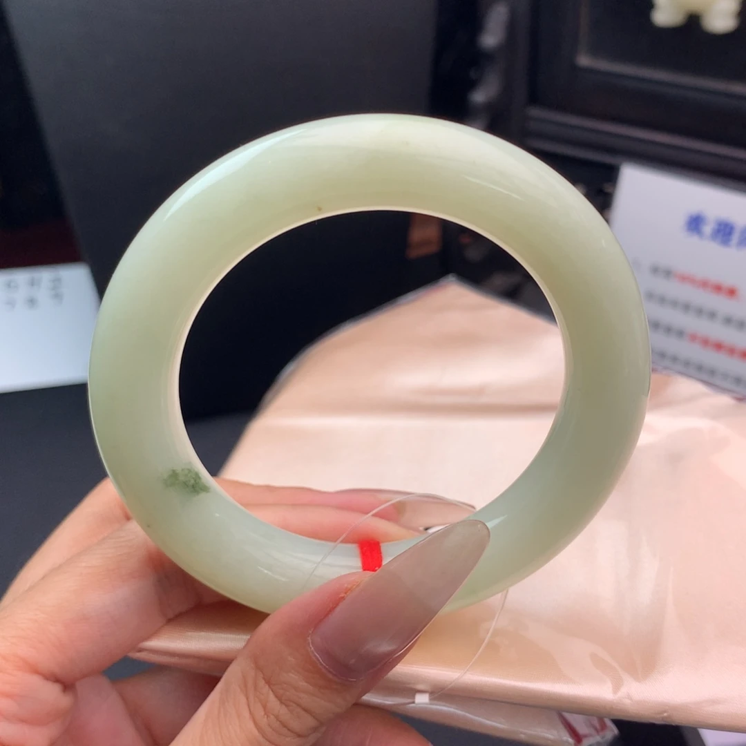 翡翠未镶嵌手镯22