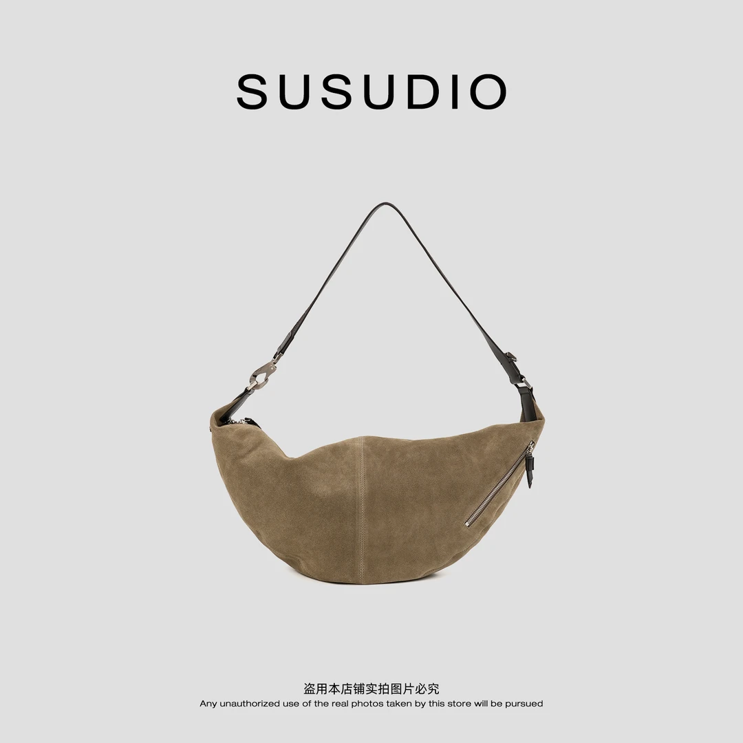 SUSUDIO  复古大容量牛反绒拉链斜跨包 90063