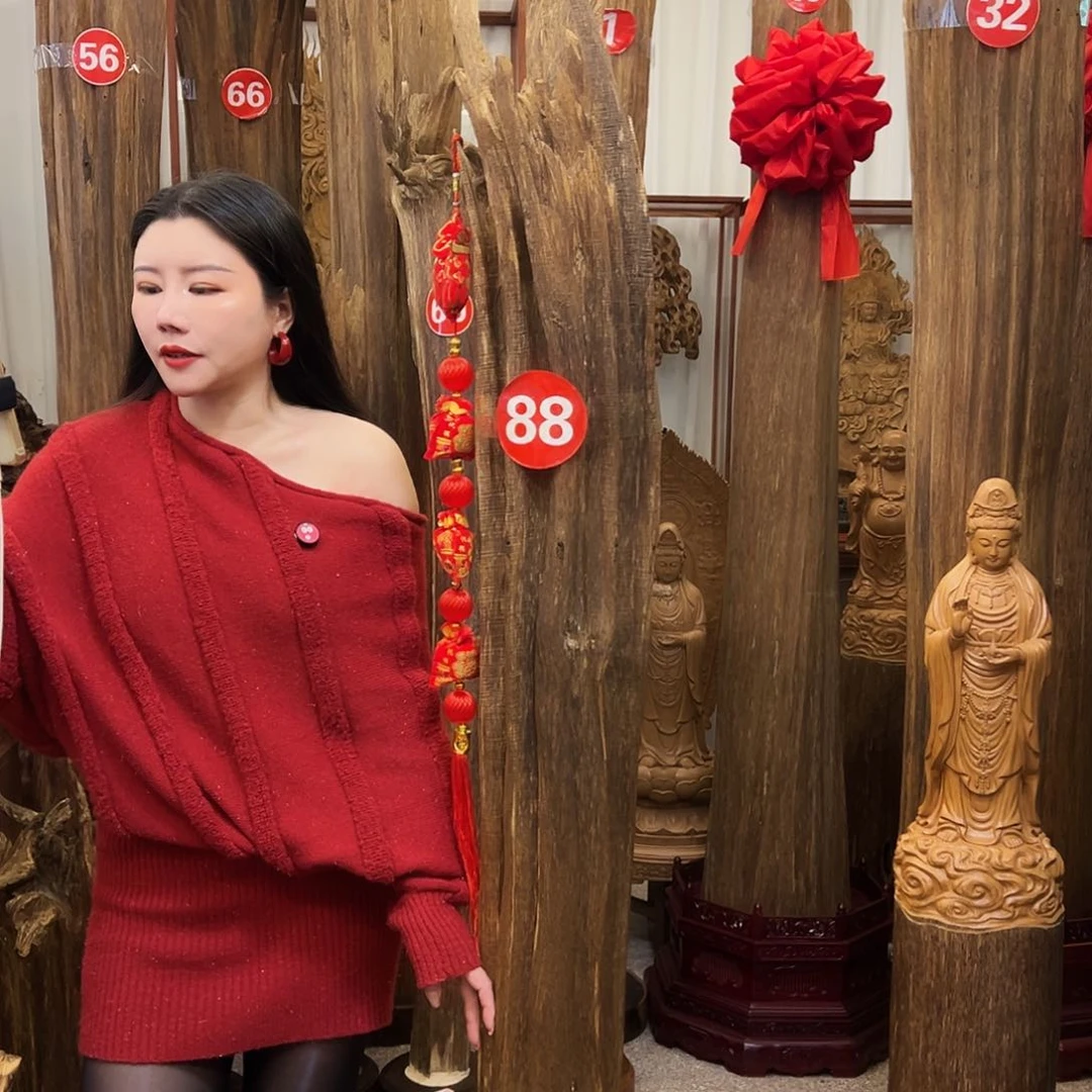 沉香摆件荣**蛎沉香摆件