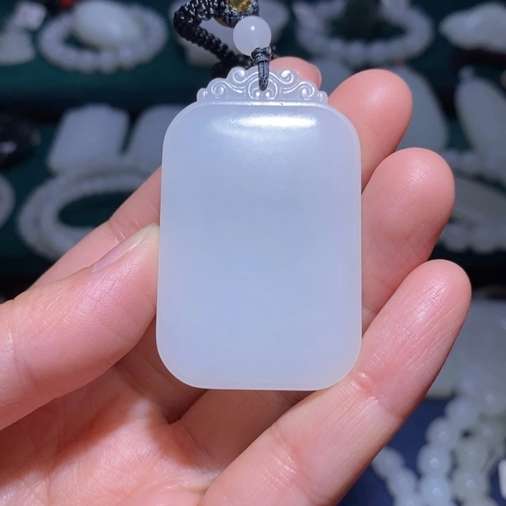 和田玉颈饰未镶嵌无事牌