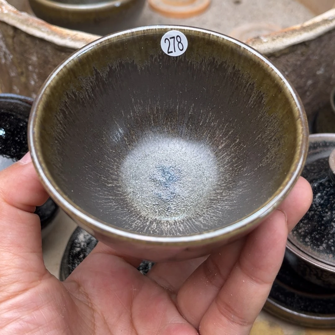 茶盏义兴龙窑坚持真柴烧