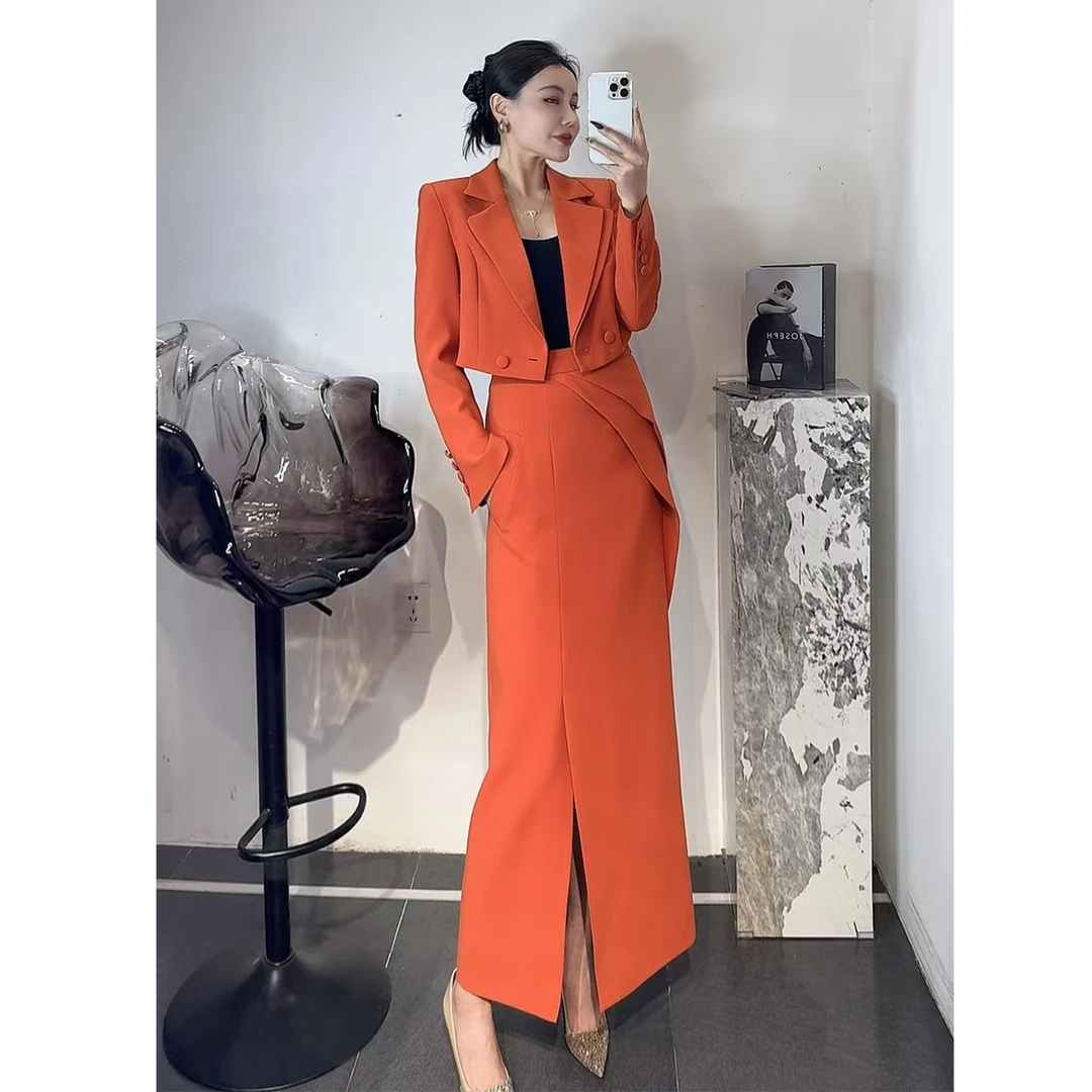 2025超火套装时尚御姐范气质减龄短款西装外套前开叉半身裙两件套