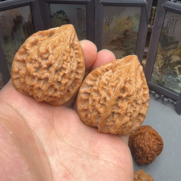 吊坠文玩核桃昌平山一代十三陵鸡心40