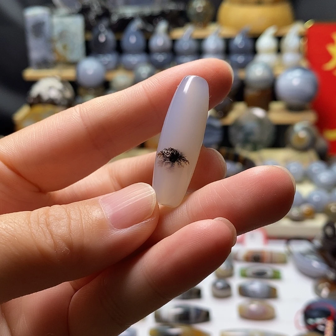 玛瑙/玉髓未镶嵌颈饰精品草花
