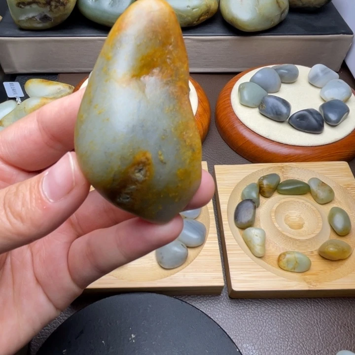 和田玉未镶嵌颈饰18