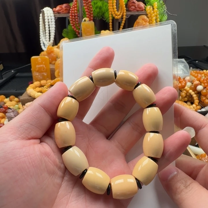 石英质玉（缅黄）未镶嵌颈饰