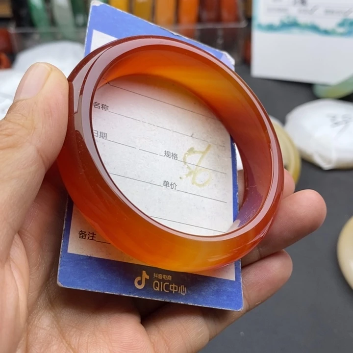 未镶嵌手镯石英质玉
