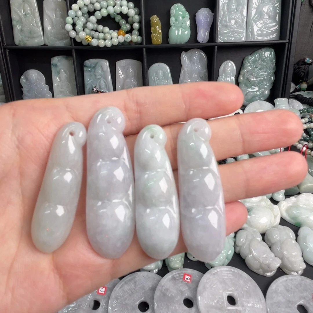 翡翠未镶嵌吊坠(不含链)微瑕