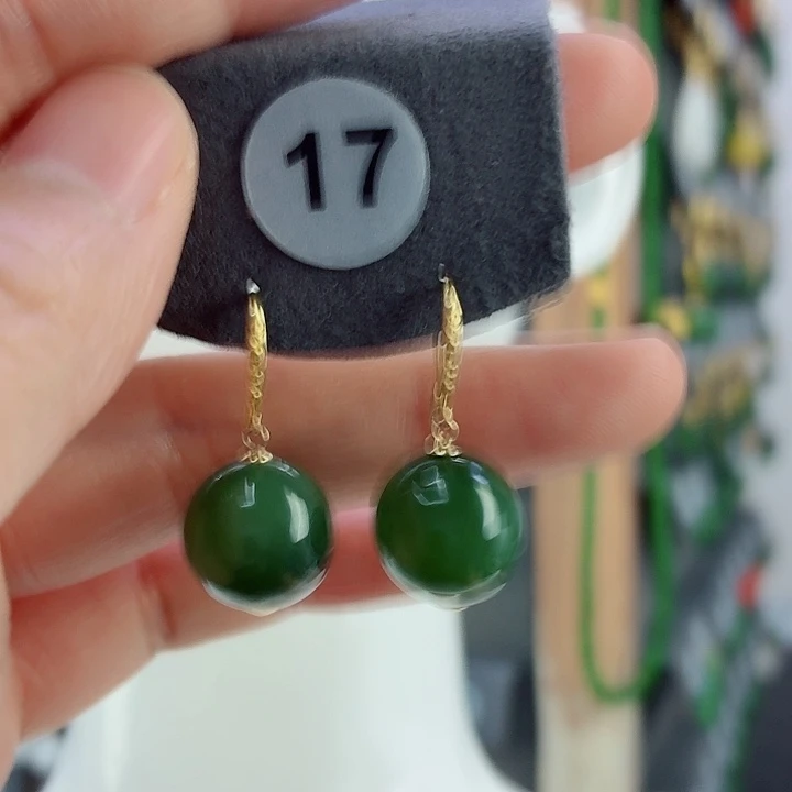 和田玉18K金镶嵌耳饰