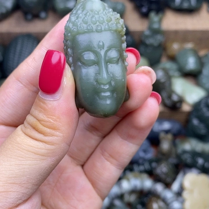 颈饰未镶嵌和田玉（糖玉）