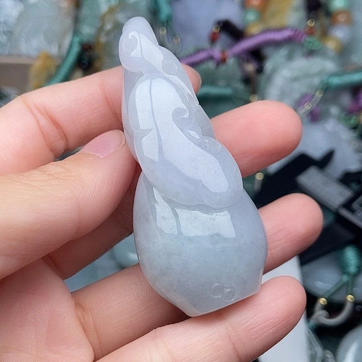 H***e翡翠未镶嵌颈饰翡翠